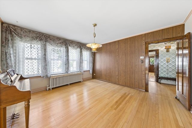 509 S Oakland Avenue, Villa Park, IL 60181