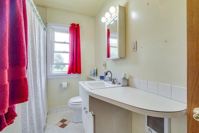 3010 100th AVENUE, Kenosha, WI 53144