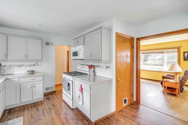 3010 100th AVENUE, Kenosha, WI 53144