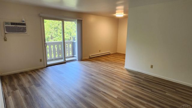240 W Tuscola Unit 9 Street 9, Frankenmuth, MI 48734