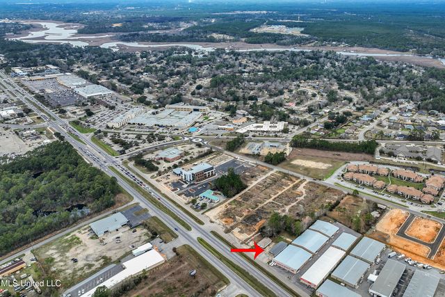 3433 Bienville Boulevard, Ocean Springs, MS 39564