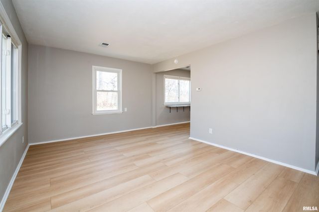 1412 W SHENANDOAH Drive, Peoria, IL 61614