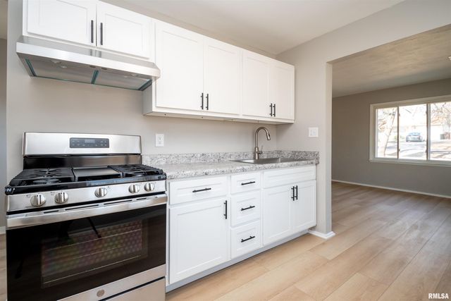 1412 W SHENANDOAH Drive, Peoria, IL 61614