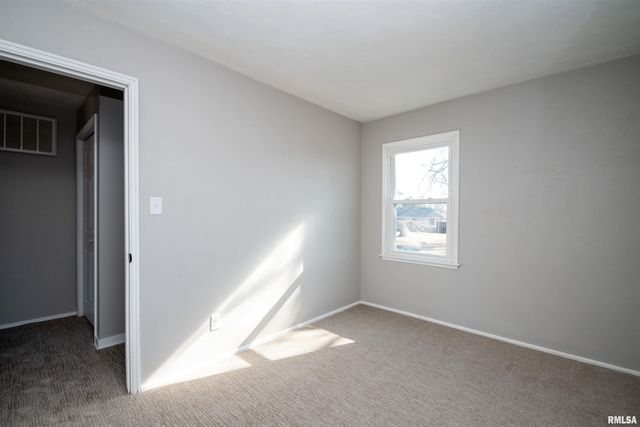 1412 W SHENANDOAH Drive, Peoria, IL 61614