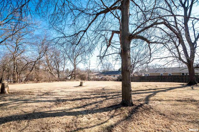 1412 W SHENANDOAH Drive, Peoria, IL 61614