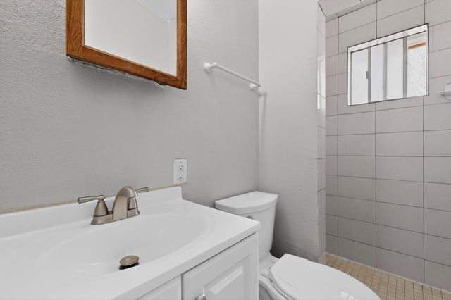 3610 El Porvenir Circle SW, Albuquerque, NM 87105