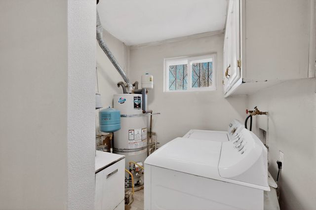 3610 El Porvenir Circle SW, Albuquerque, NM 87105