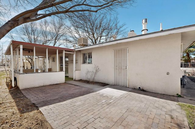 3610 El Porvenir Circle SW, Albuquerque, NM 87105