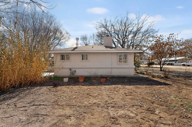 3610 El Porvenir Circle SW, Albuquerque, NM 87105