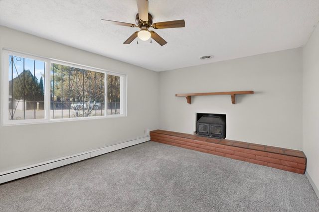 3610 El Porvenir Circle SW, Albuquerque, NM 87105