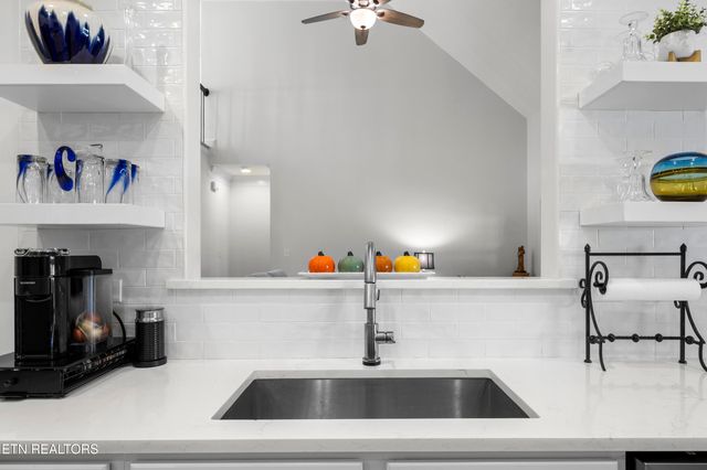 3005 Cambridge Shores Lane, Knoxville, TN 37938