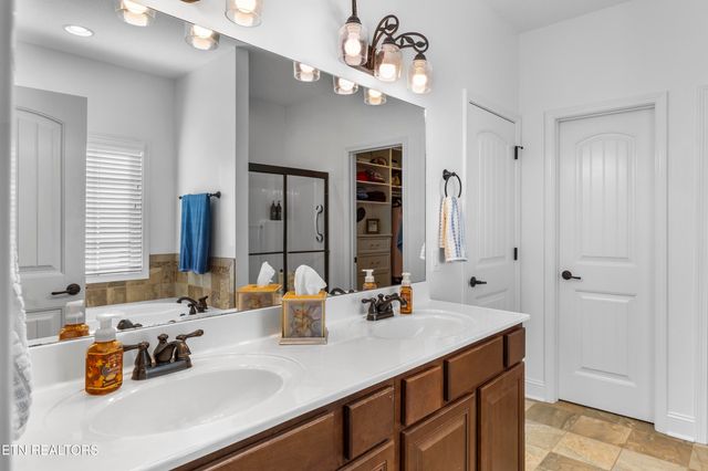 3005 Cambridge Shores Lane, Knoxville, TN 37938