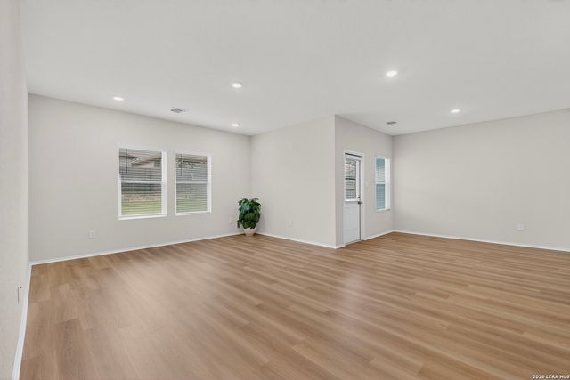 820 Cinnamon Teal, Seguin, TX 78155