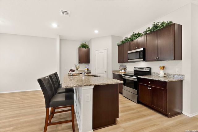 820 Cinnamon Teal, Seguin, TX 78155