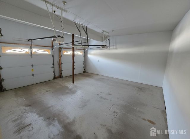 4 Castle Court, Somerville, NJ 08873