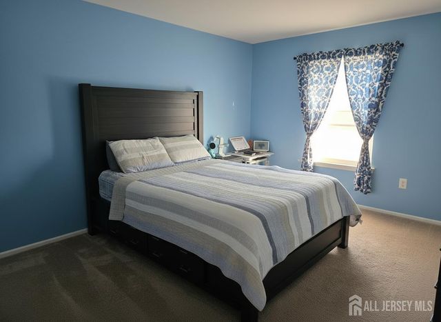 4 Castle Court, Somerville, NJ 08873