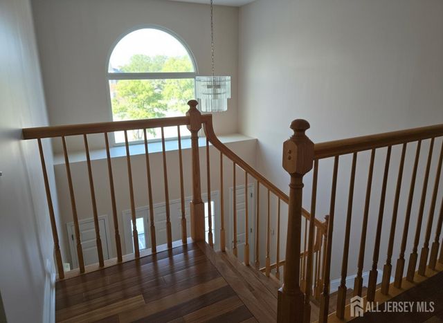 4 Castle Court, Somerville, NJ 08873