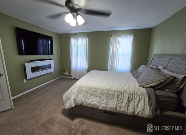 4 Castle Court, Somerville, NJ 08873