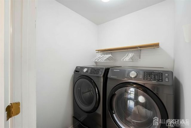 4 Castle Court, Somerville, NJ 08873