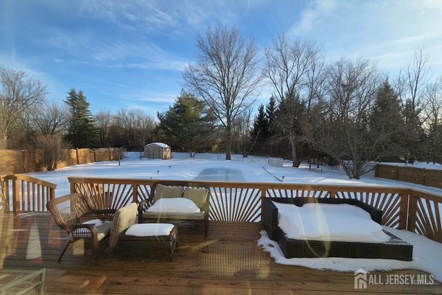 4 Castle Court, Somerville, NJ 08873