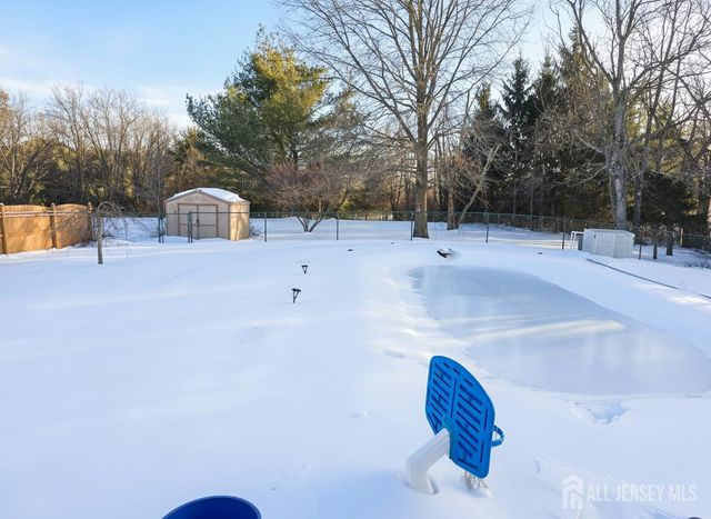 4 Castle Court, Somerville, NJ 08873