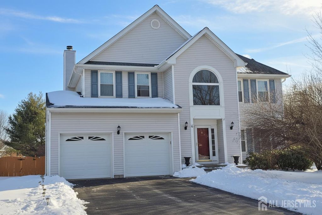4 Castle Court, Somerville, NJ 08873