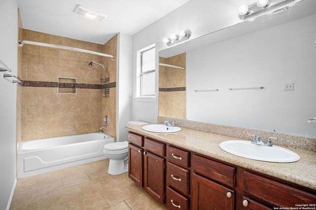 1830 Highland Mist Ln, San Antonio, TX 78251