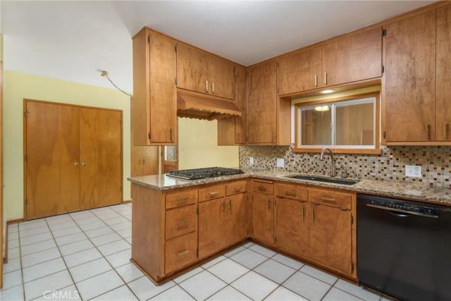 1151 W Crescent, Redlands, CA 92373