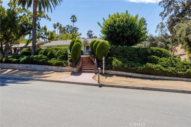 1151 W Crescent, Redlands, CA 92373