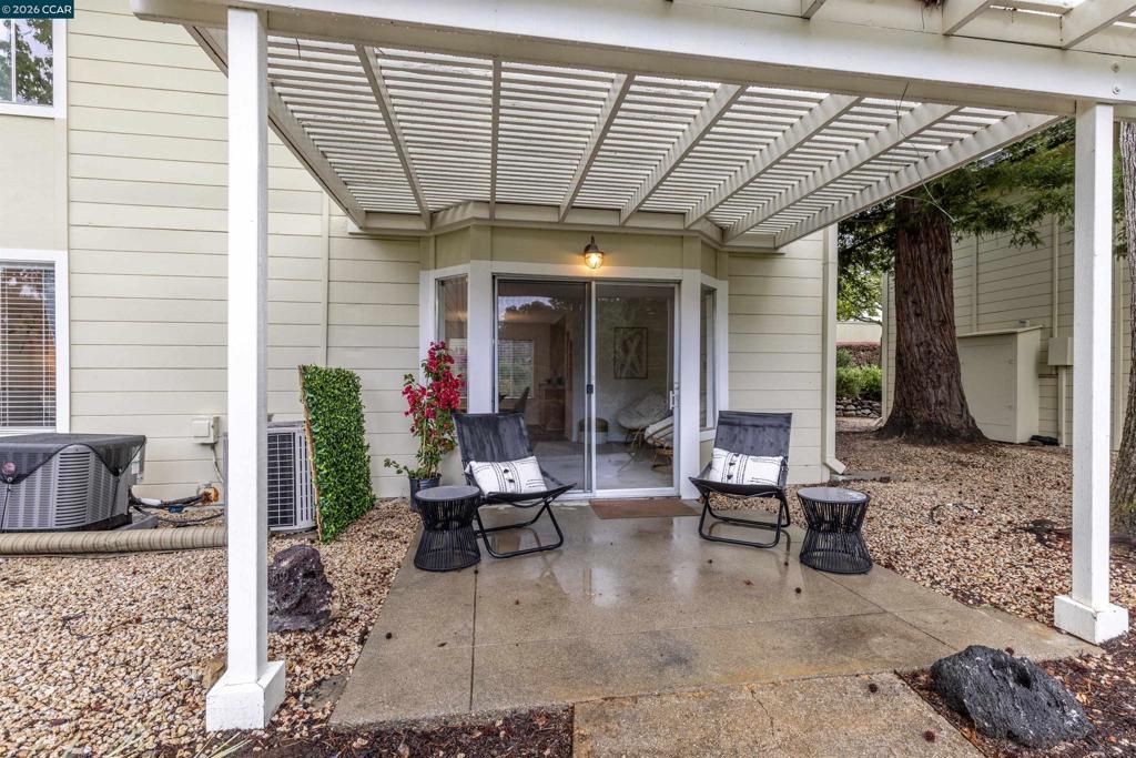 Image 19 of property listing at 3152 Ptarmigan Dr 2, Walnut Creek, CA 94595