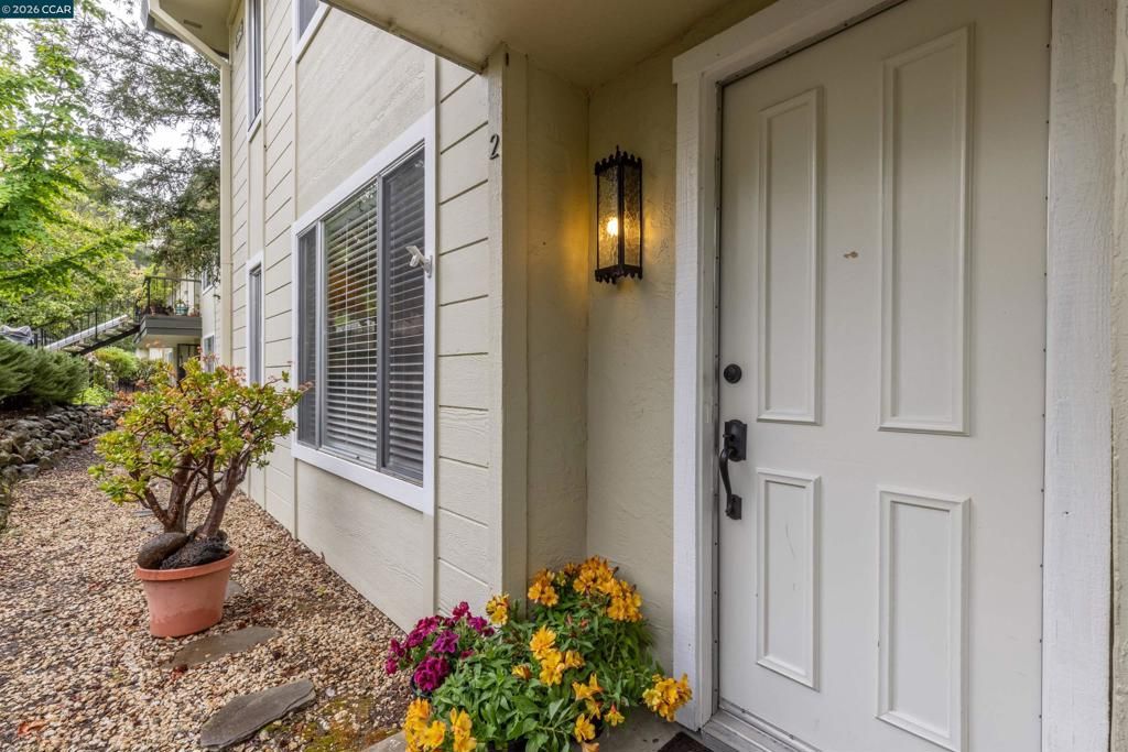 Image 22 of property listing at 3152 Ptarmigan Dr 2, Walnut Creek, CA 94595