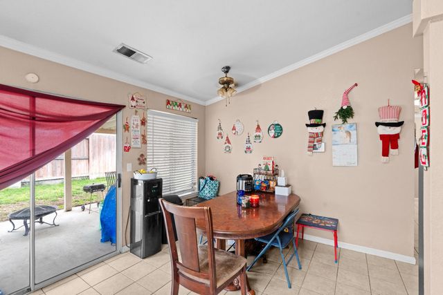 1240 Moonlight Dr, Ceres, CA 95307