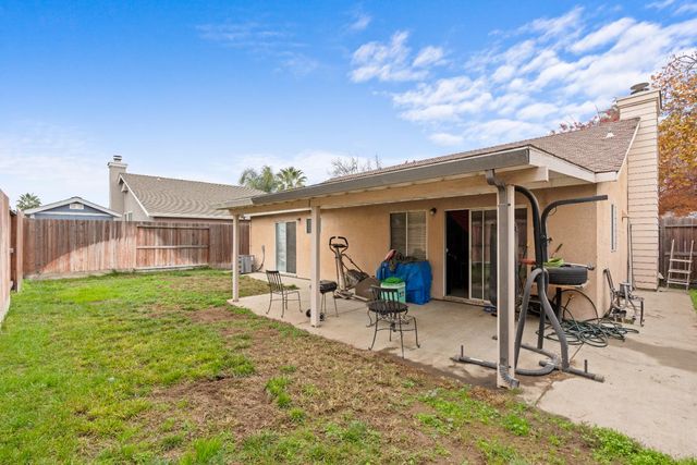 1240 Moonlight Dr, Ceres, CA 95307