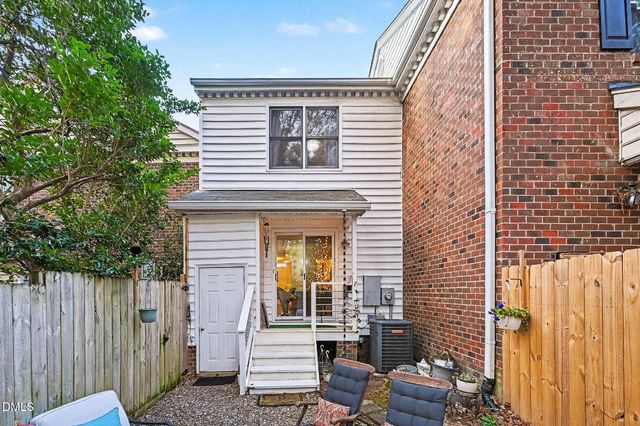 105 Sully Court, Chapel Hill, NC 27514