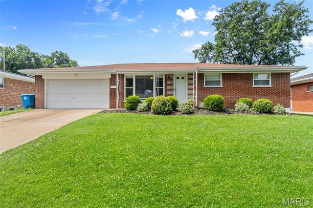 824 Rainbow Drive, Unincorporated, MO 63125