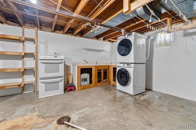 824 Rainbow Drive, Unincorporated, MO 63125