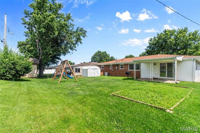 824 Rainbow Drive, Unincorporated, MO 63125