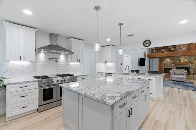 3072 High Cliff Drive, Grapevine, TX 76051