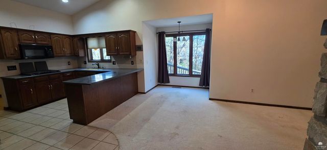 2909 Tatarrax Drive, Manhattan, KS 66502