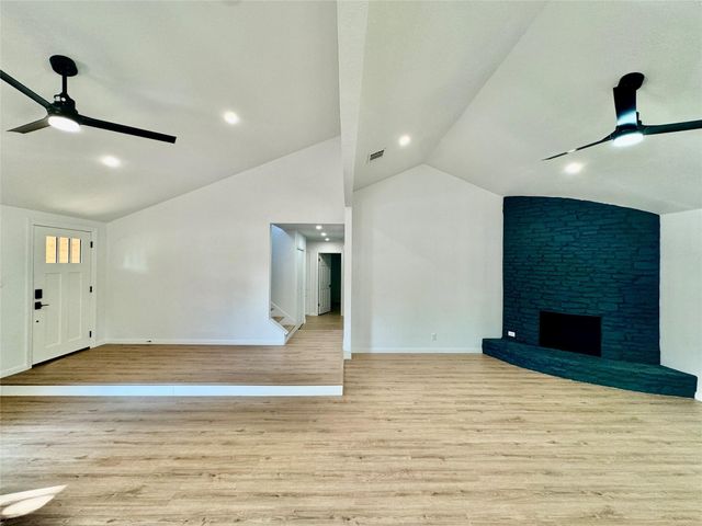 9506 STONEBRIDGE DR, Austin, TX 78758