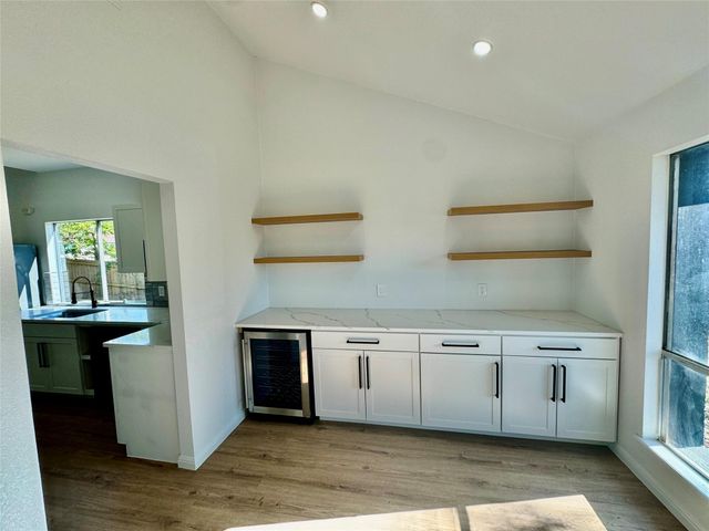 9506 STONEBRIDGE DR, Austin, TX 78758