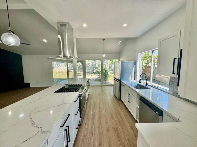 9506 STONEBRIDGE DR, Austin, TX 78758
