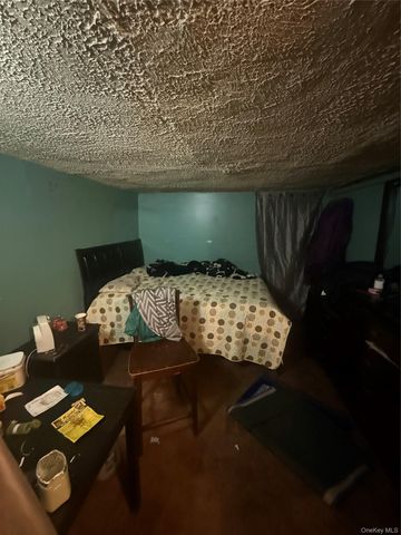 925 E 227th Street, Bronx, NY 10466