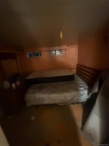 925 E 227th Street, Bronx, NY 10466