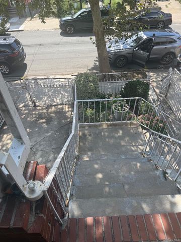925 E 227th Street, Bronx, NY 10466
