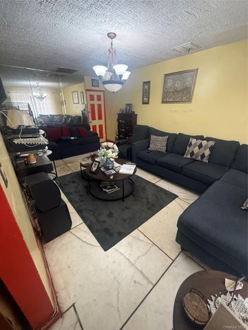 925 E 227th Street, Bronx, NY 10466