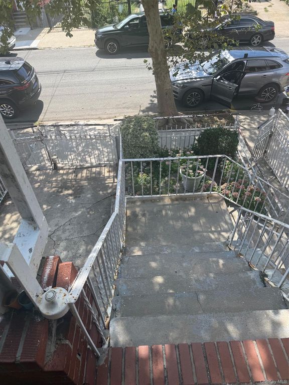 925 E 227th Street, Bronx, NY 10466 — photo 3