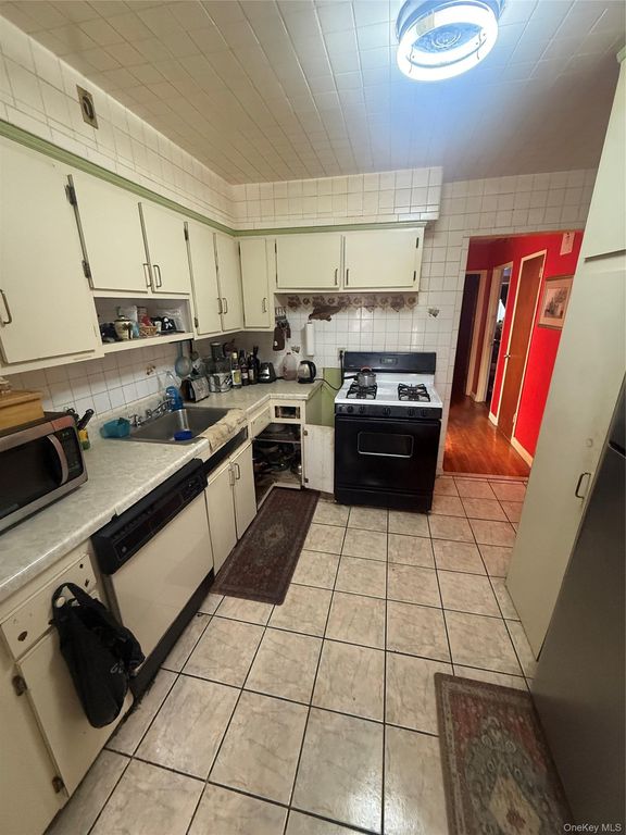 925 E 227th Street, Bronx, NY 10466 — photo 4