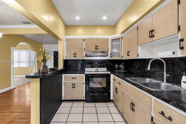 3694 NW 20th Street, Miami, FL 33142