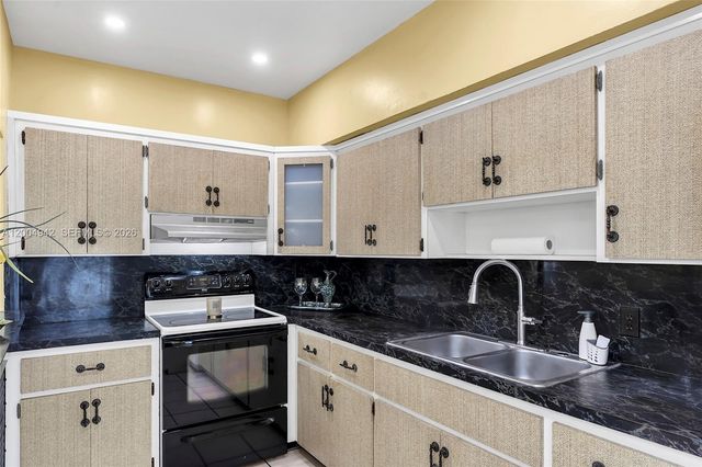 3694 NW 20th Street, Miami, FL 33142